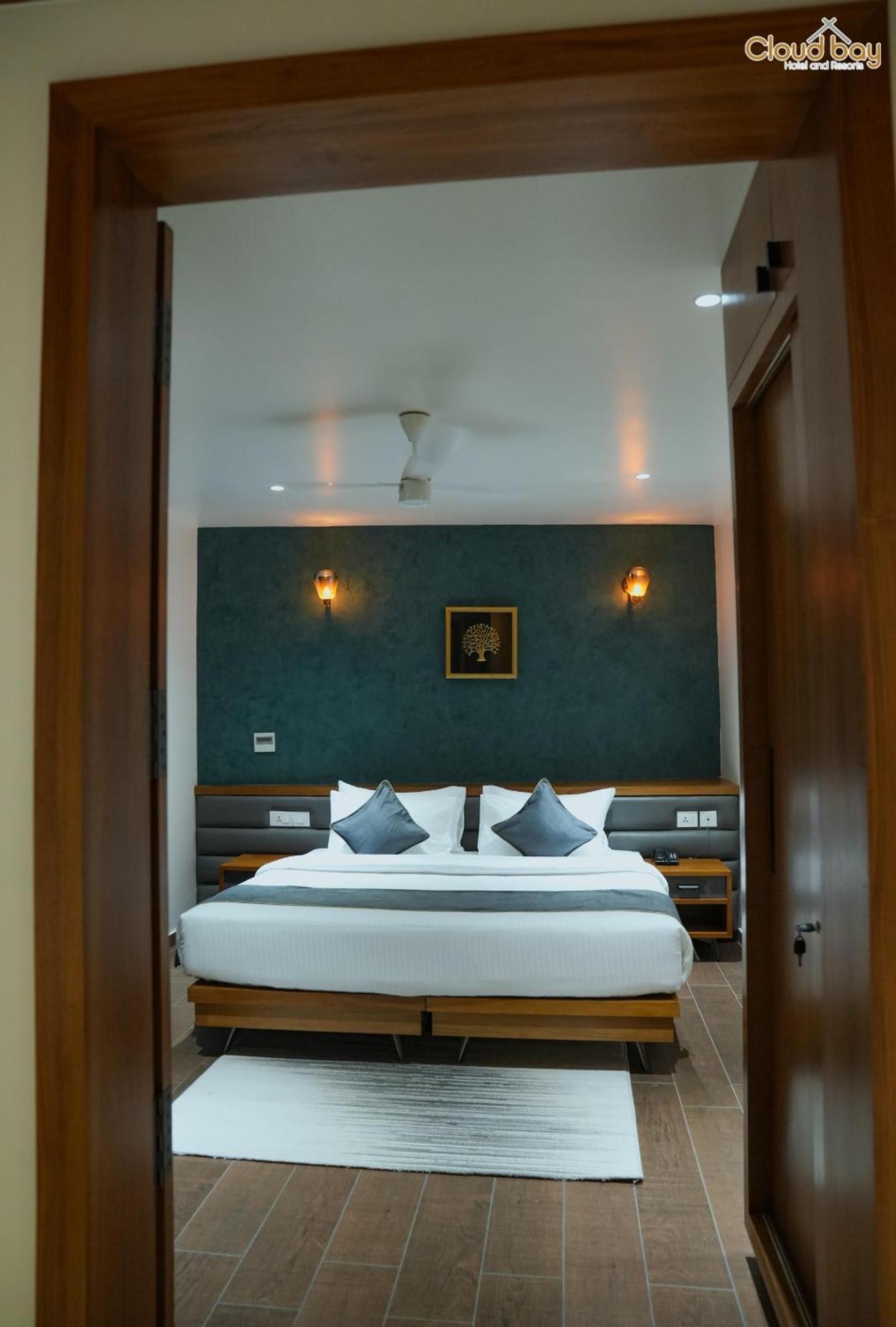 Hotel Cloud Bay Manjeri Exteriör bild